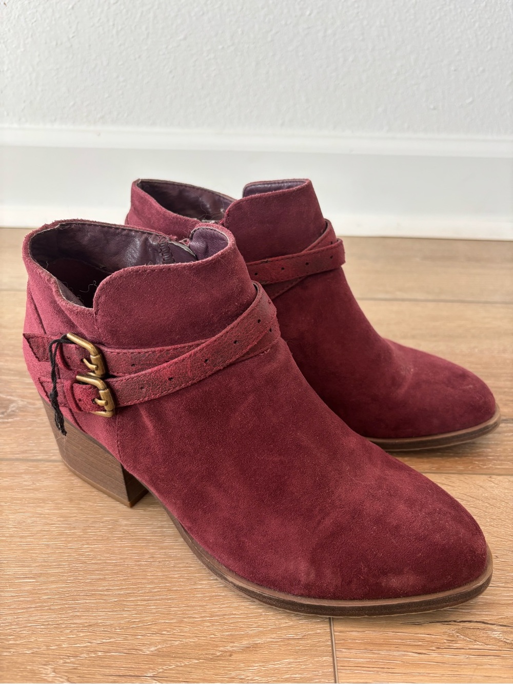 Sonoma Esme Suede Ankle Bootie in Burgundy Size 9 - Picture 2 of 11
